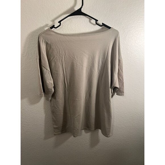 Women's vneck neutral color top size large - Picture 3 of 3
